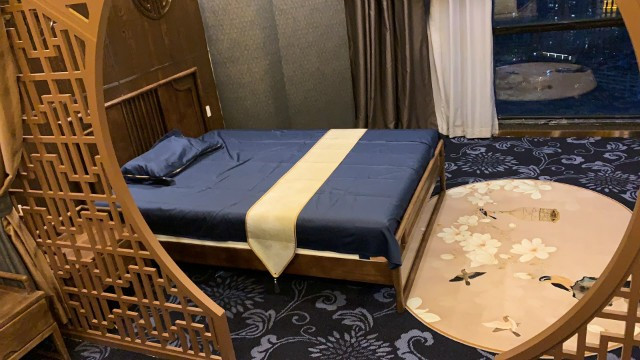 昨晚在武汉男士足道洗浴洗浴中心(昨晚在武汉男士足道洗浴洗浴中心开业)